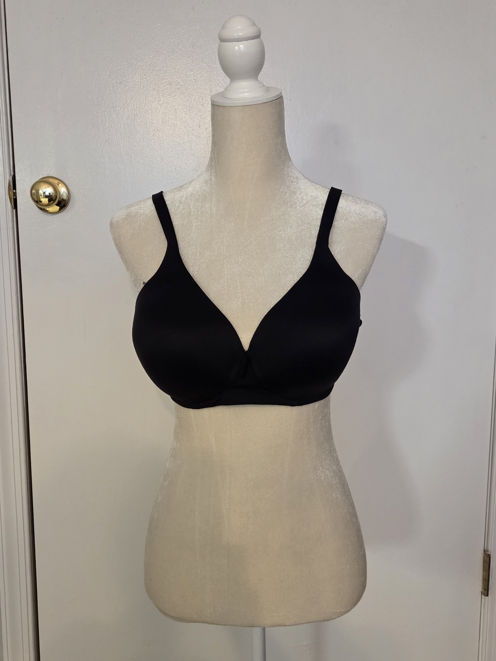 Soma Embraceable  Wireless Black Seamless Bra